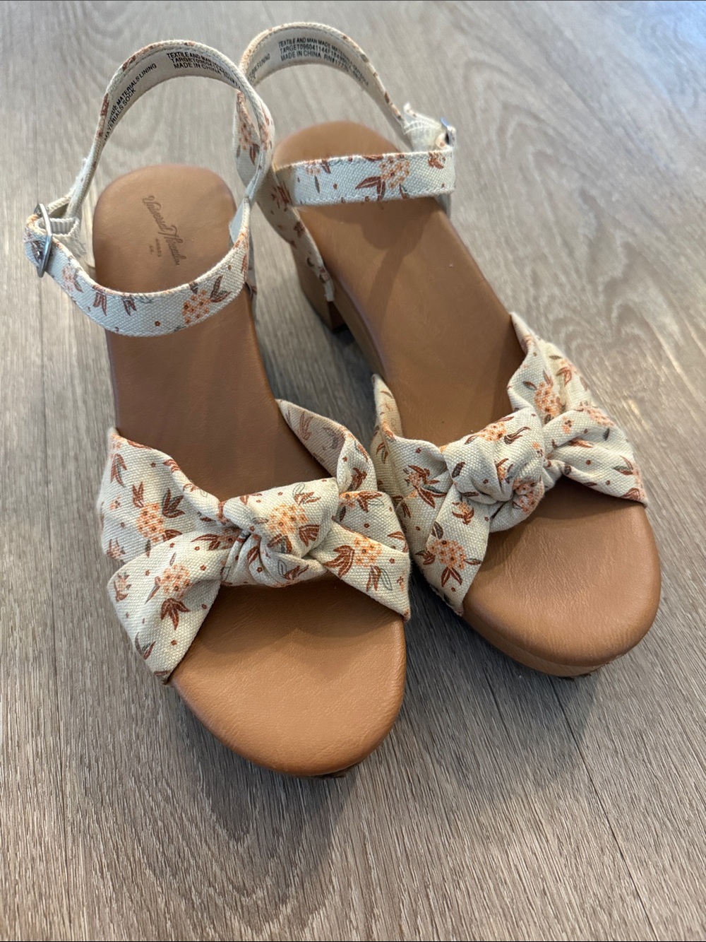 Floral Knot Front Ankle Strap Sandals - Cream/Tan